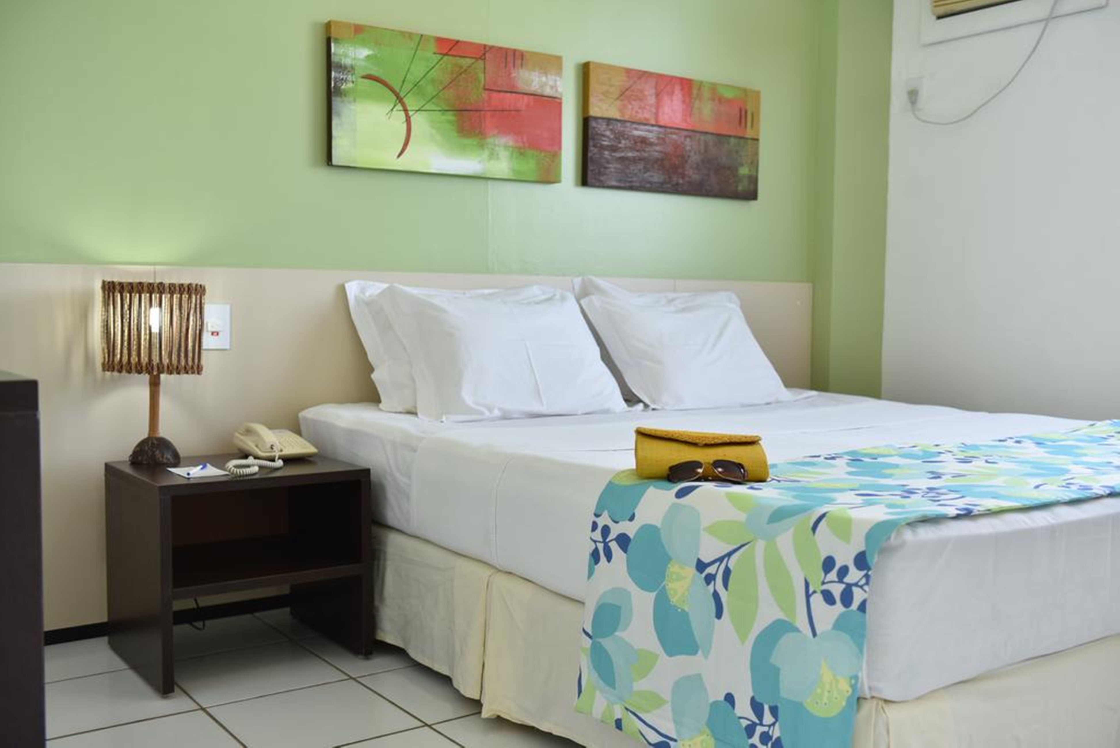 Lagoon, Apartment