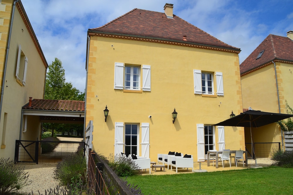 Chateau Les Merles 3/49