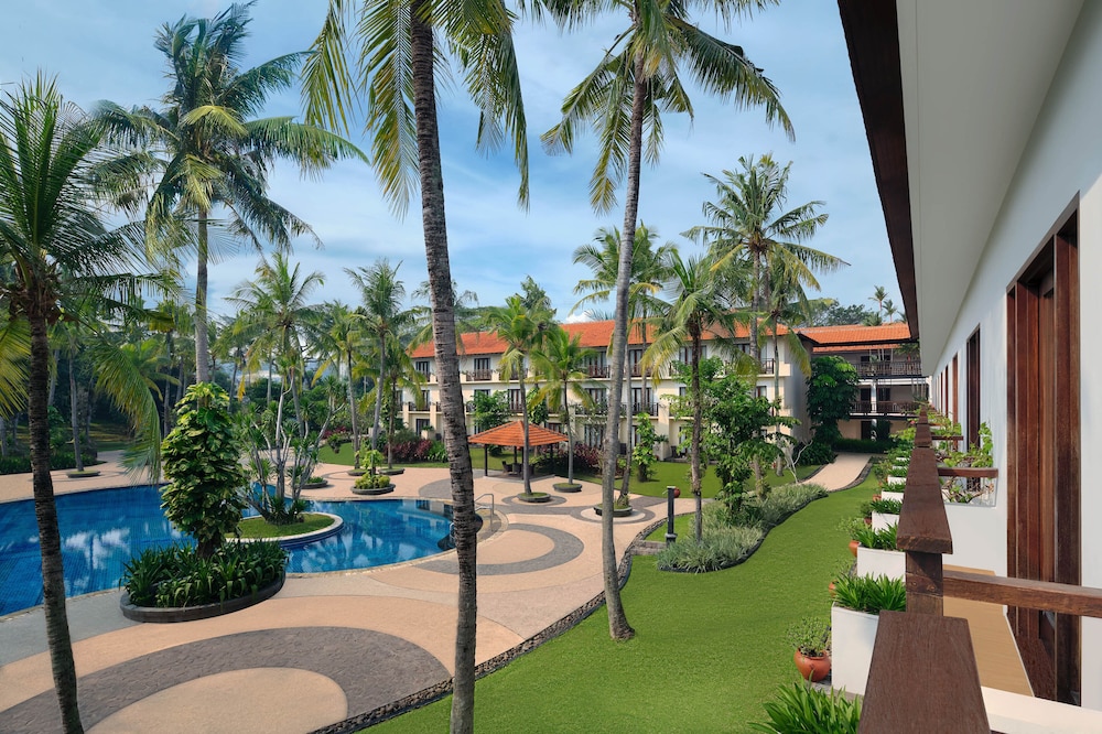 SHL Hotel and Resort 9/77