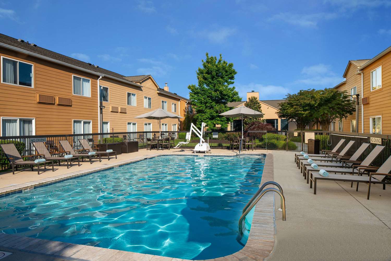 Sonesta Select Chattanooga Hamilton Place 34/34