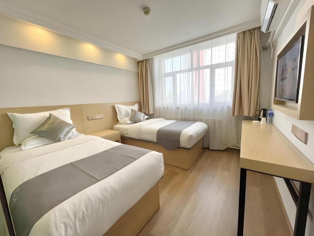 Green Tree Inn Urumqi South Xinhua Road Business Hotel 26/42