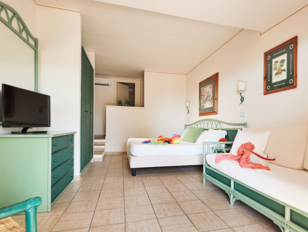 Monte, Superior, Triple, 1 Double and 1 Single Bed
