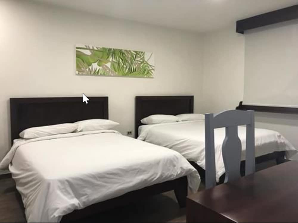 Hotel Plaza 7/42