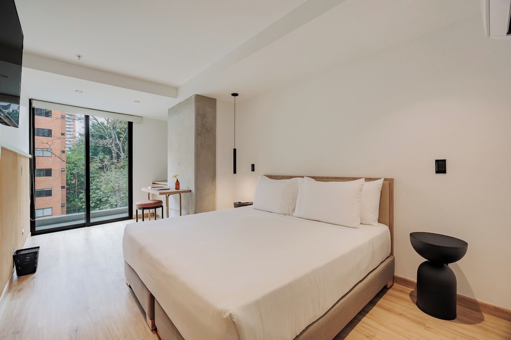 Lomm Hotel By Somos The Group 17/50