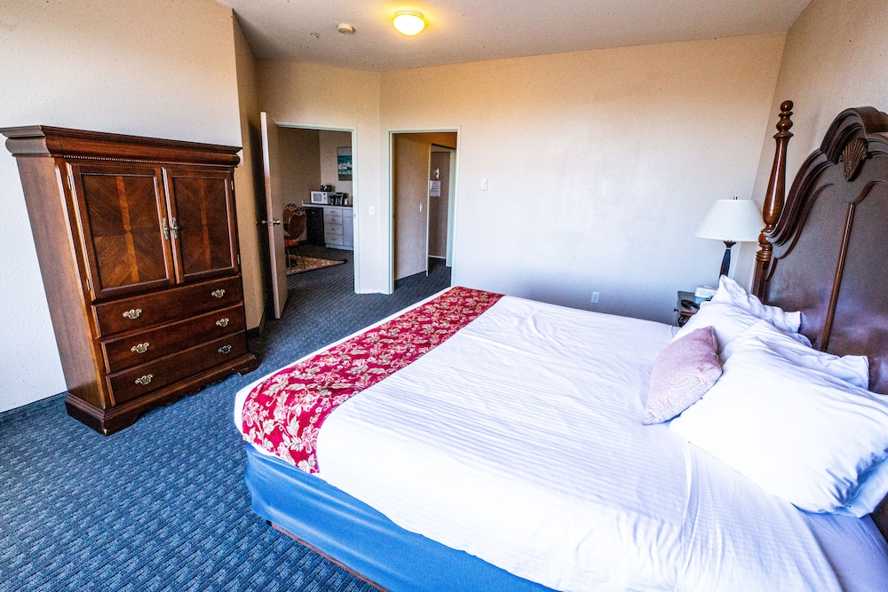 Morningglory Hotel Resort Suites 5/27
