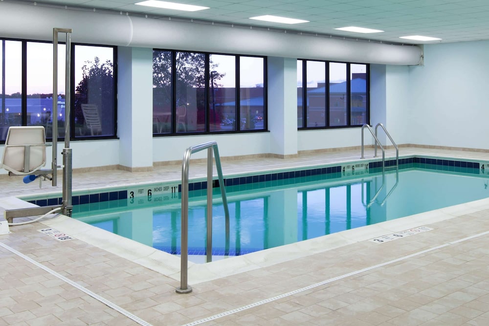Fairfield by Marriott Inn & Suites Rome NY 4/50