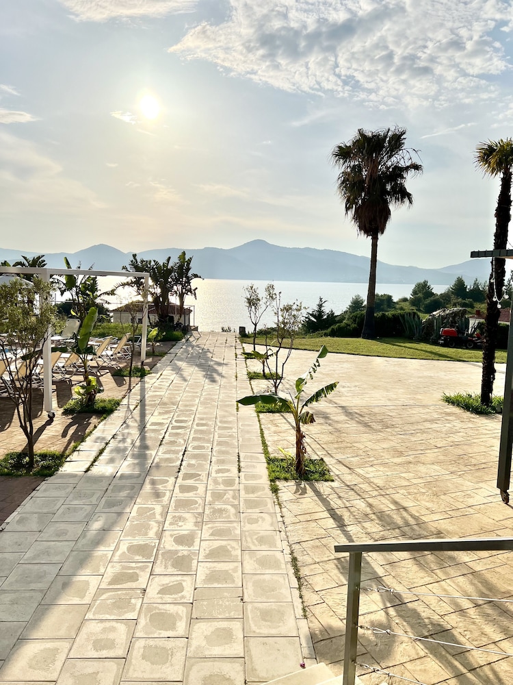 Thalassa Hotel 27/57