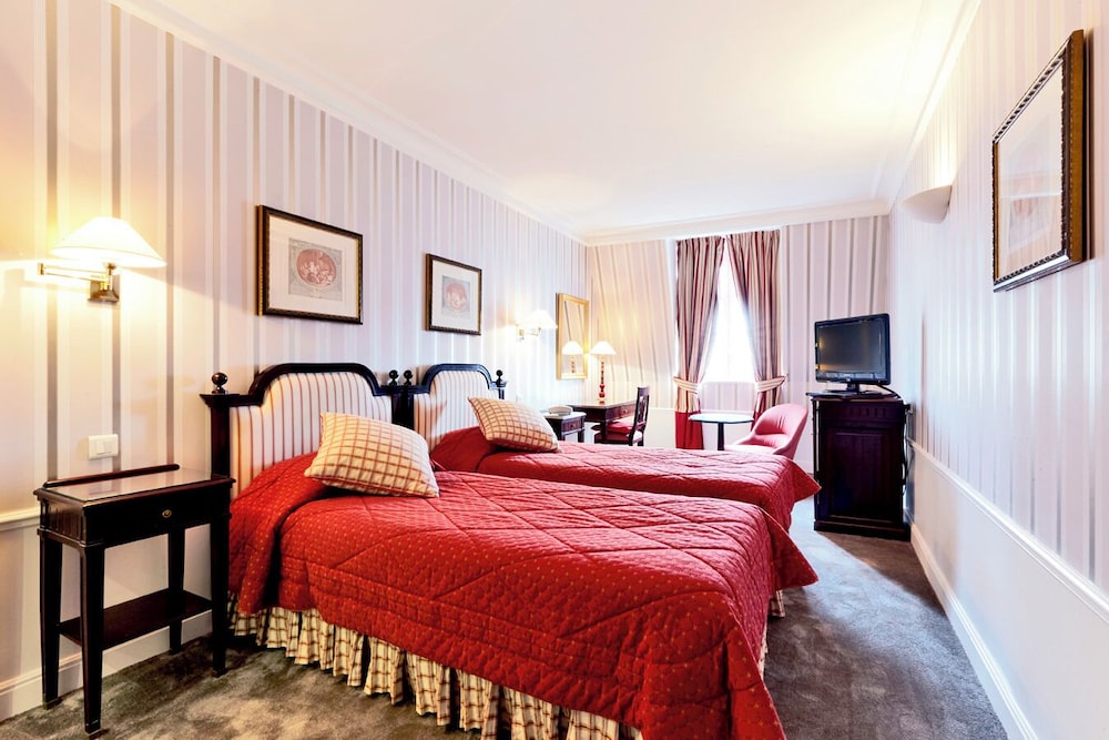 DELUXE, TWIN BEDS