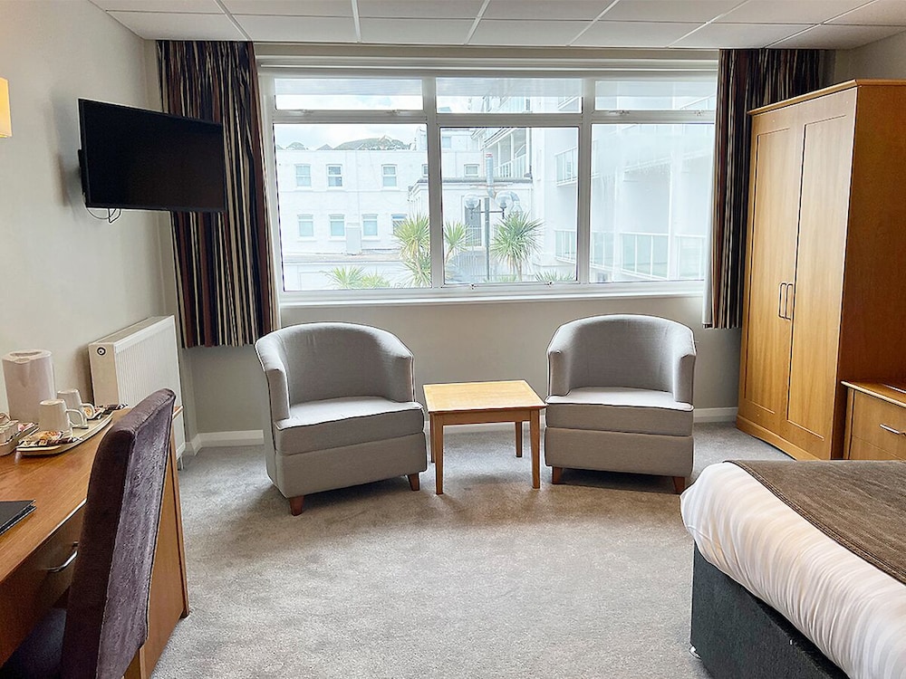 Sandbanks Hotel 53/61