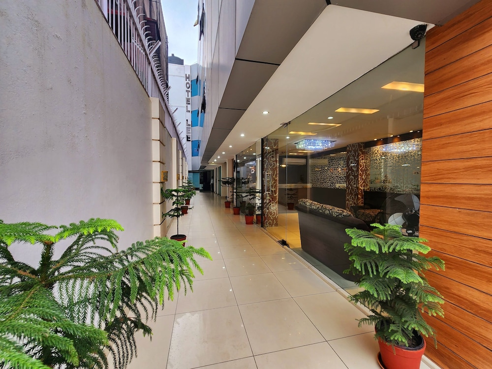 Hotel Lee International 11/47