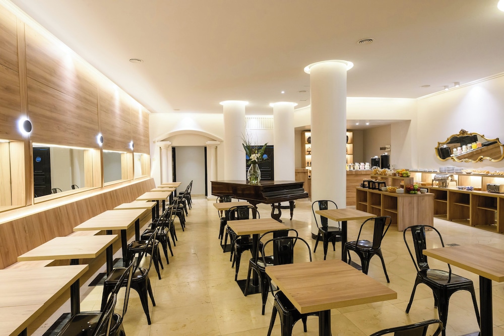 Midtown Boutique Hotel 62/70