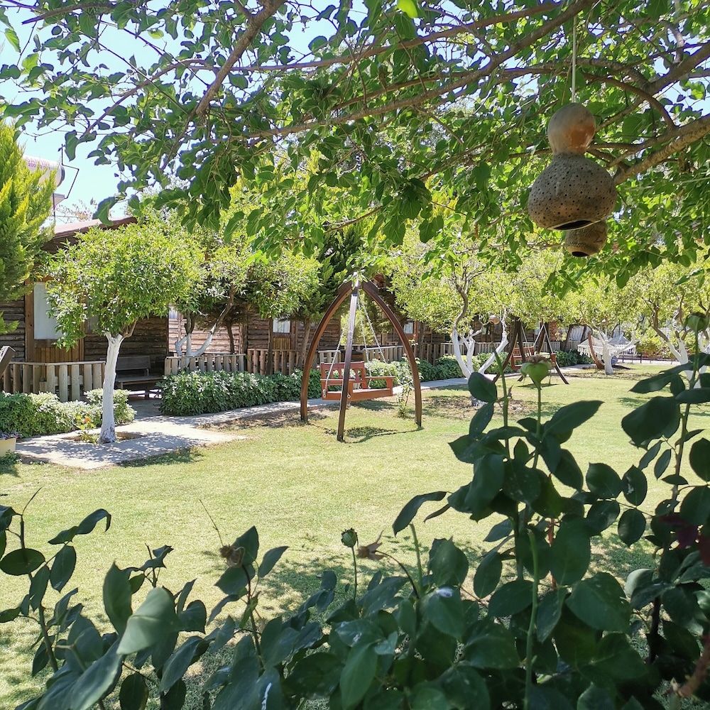 Pitos Bungalows 19/50