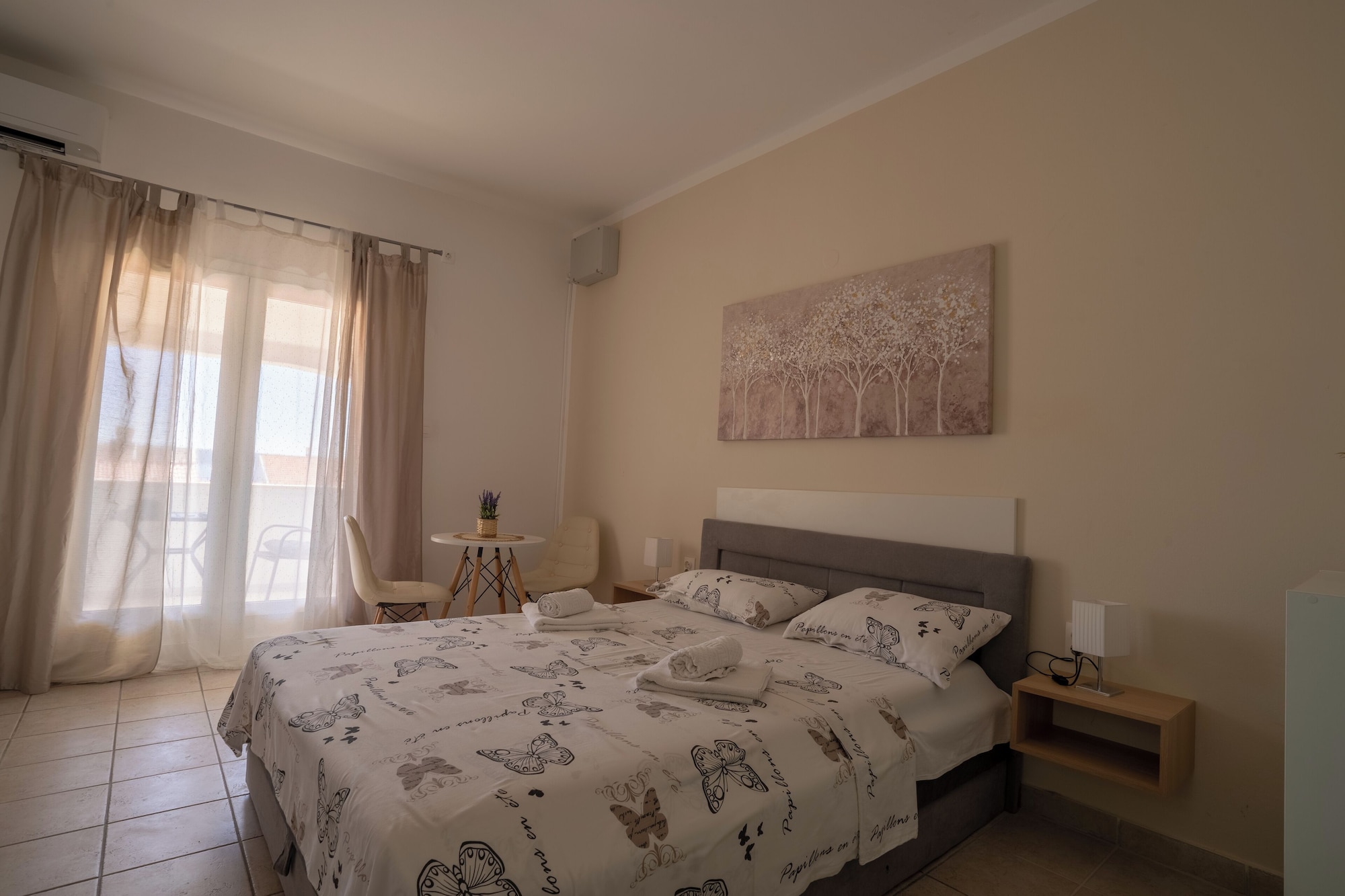 Studio, Sea View