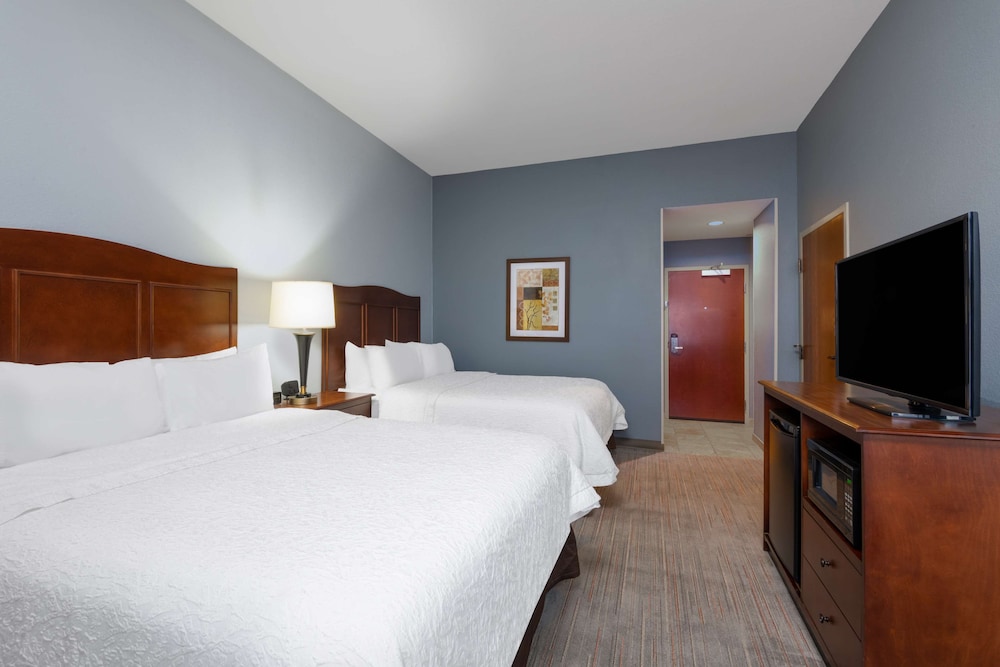 Hampton Inn Denver-International Airport 7/37