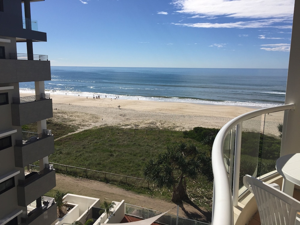 REGENCY ON THE BEACH 8/66