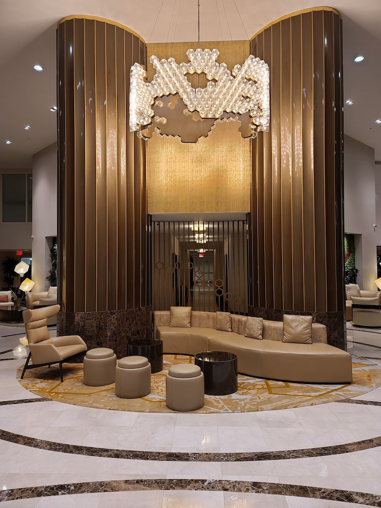 Trump International Beach Resort 14/116