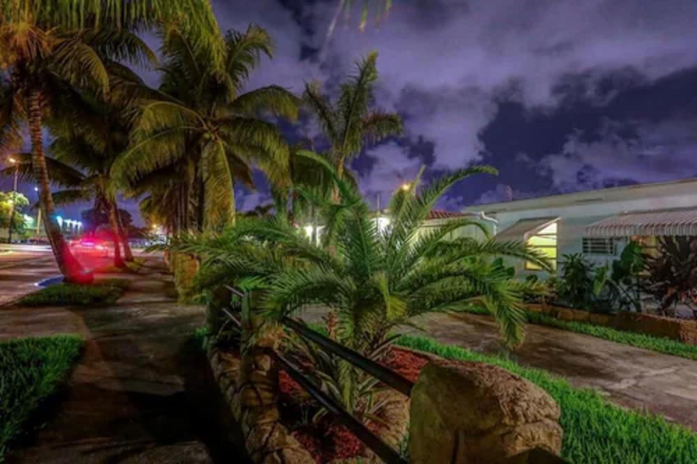 Green Seas Motel 44/50