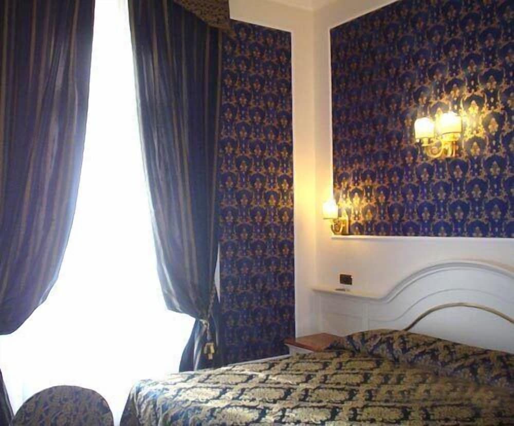 Hotel Dina 31/53