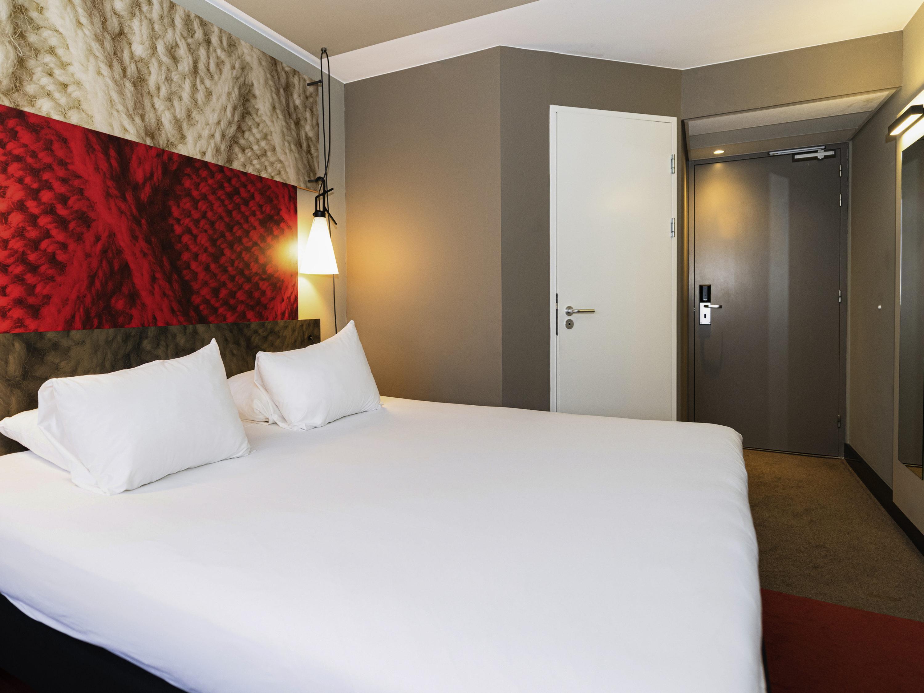 ROOM, DOUBLE BED, WITH VIEW