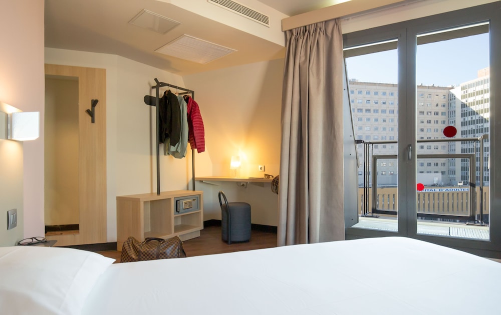 ROOM, DOUBLE BED, ACCESSIBLE