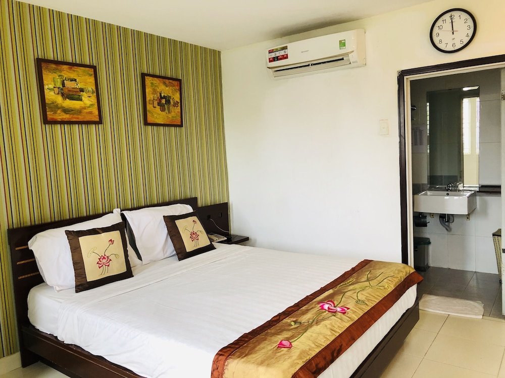 Sen Saigon Hotel 12/50