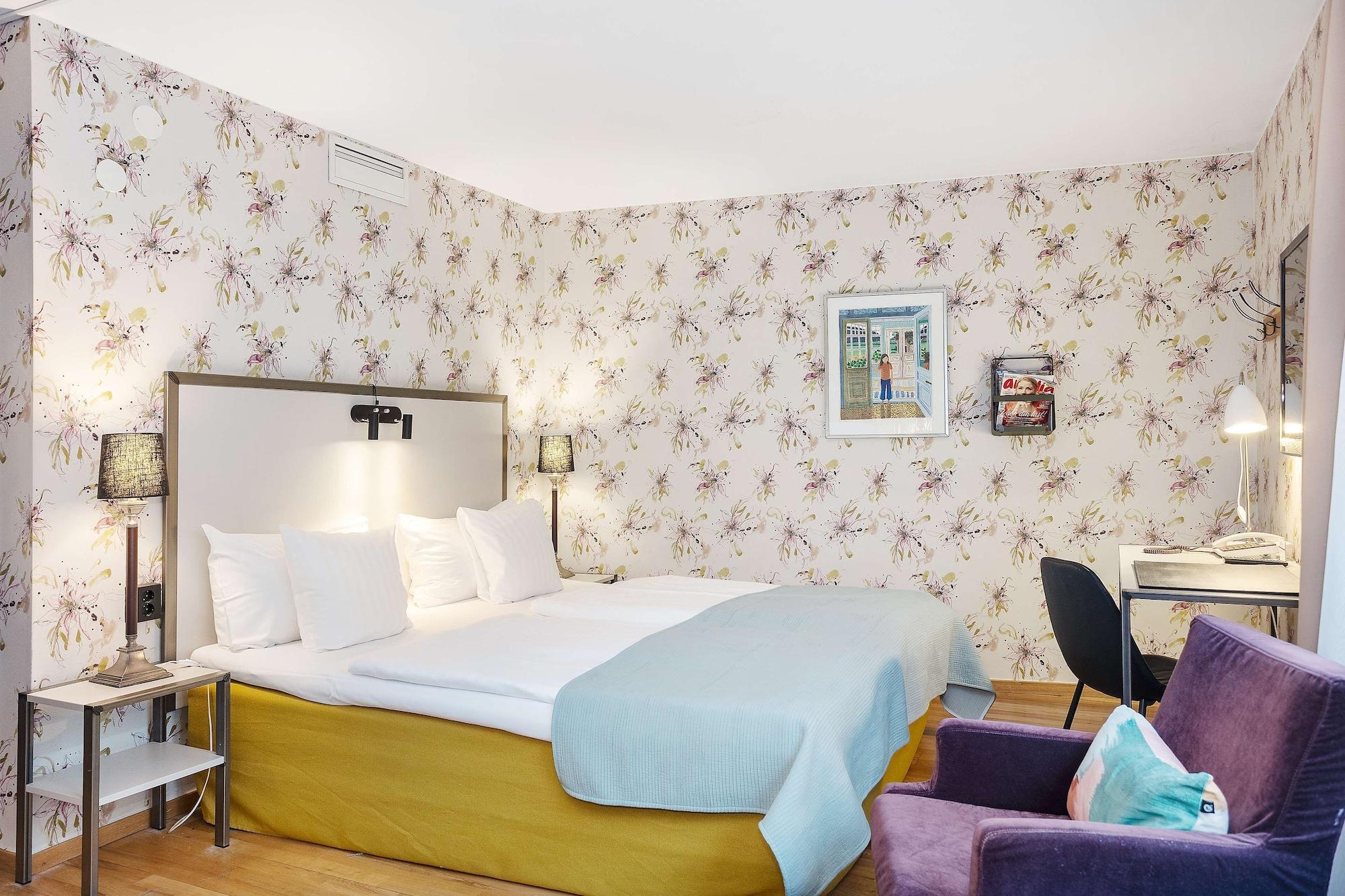 Family, Multiple Beds