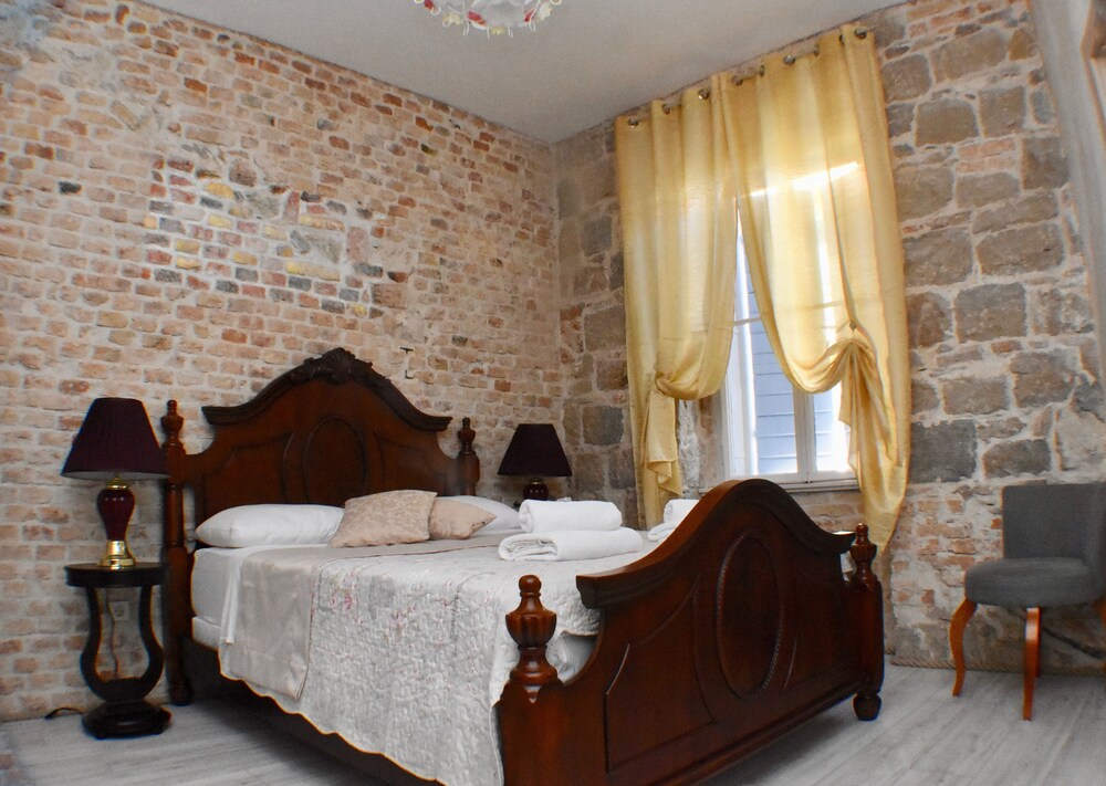 PIETRA ROSSA Luxury Rooms 30/66