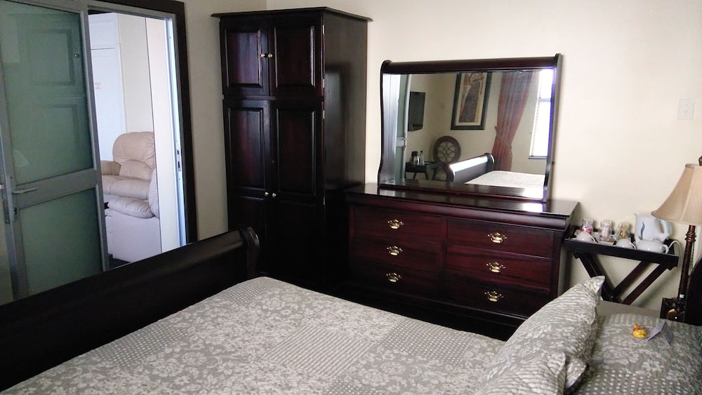 Royal Hotel Ladysmith 40/41