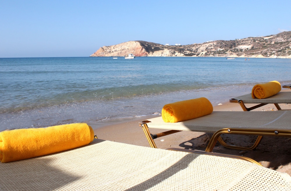 GOLDEN MILOS BEACH 22/51