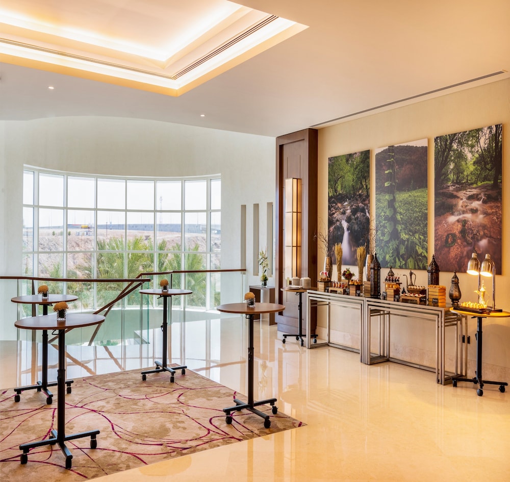 Crowne Plaza Muscat Oman Convention and Exhibition Centre (OCEC) 38/76