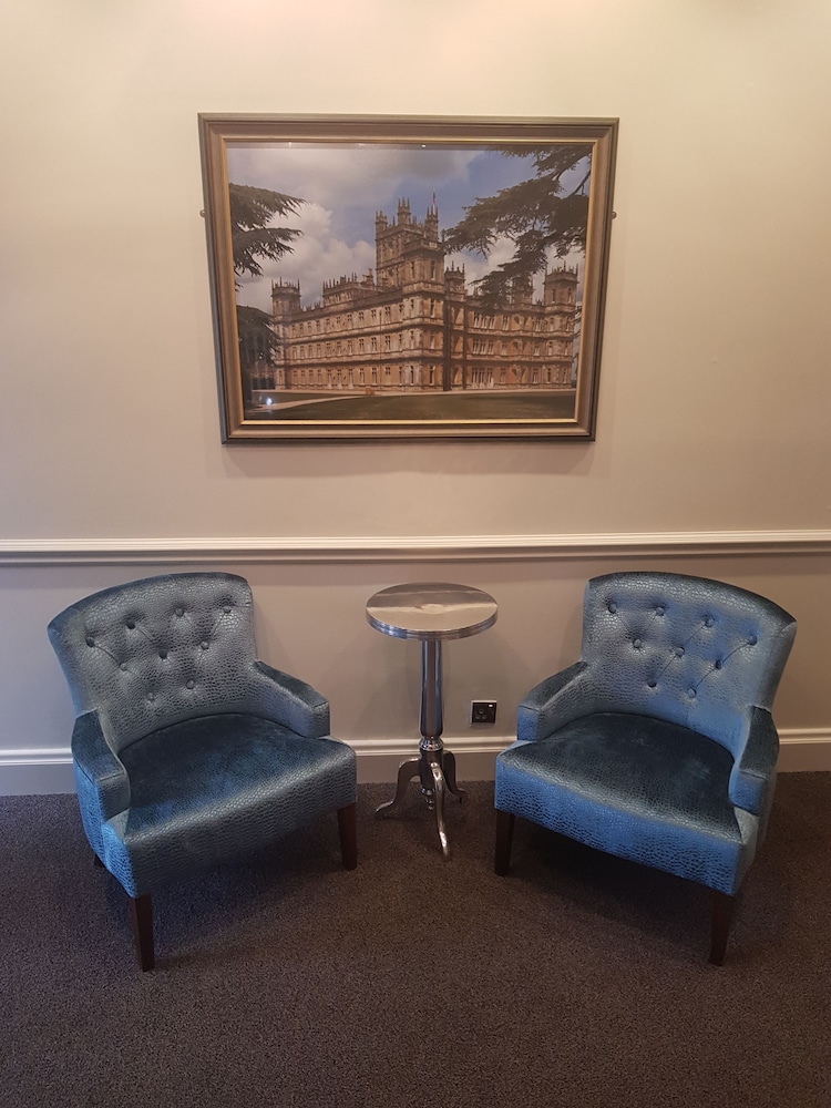 Chequers Hotel 43/58