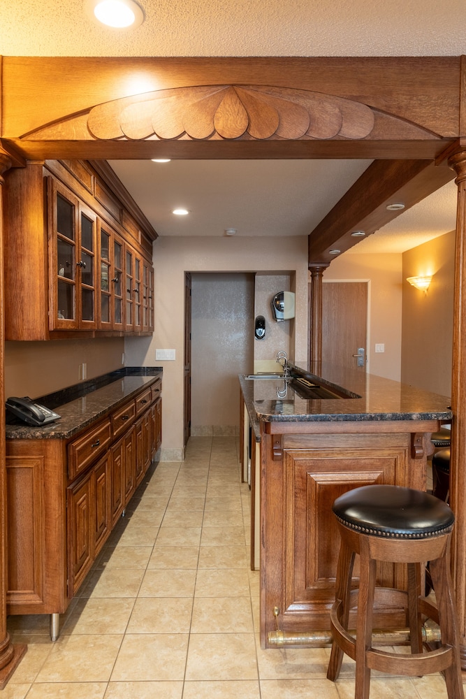 North Country Inn & Suite 12/44