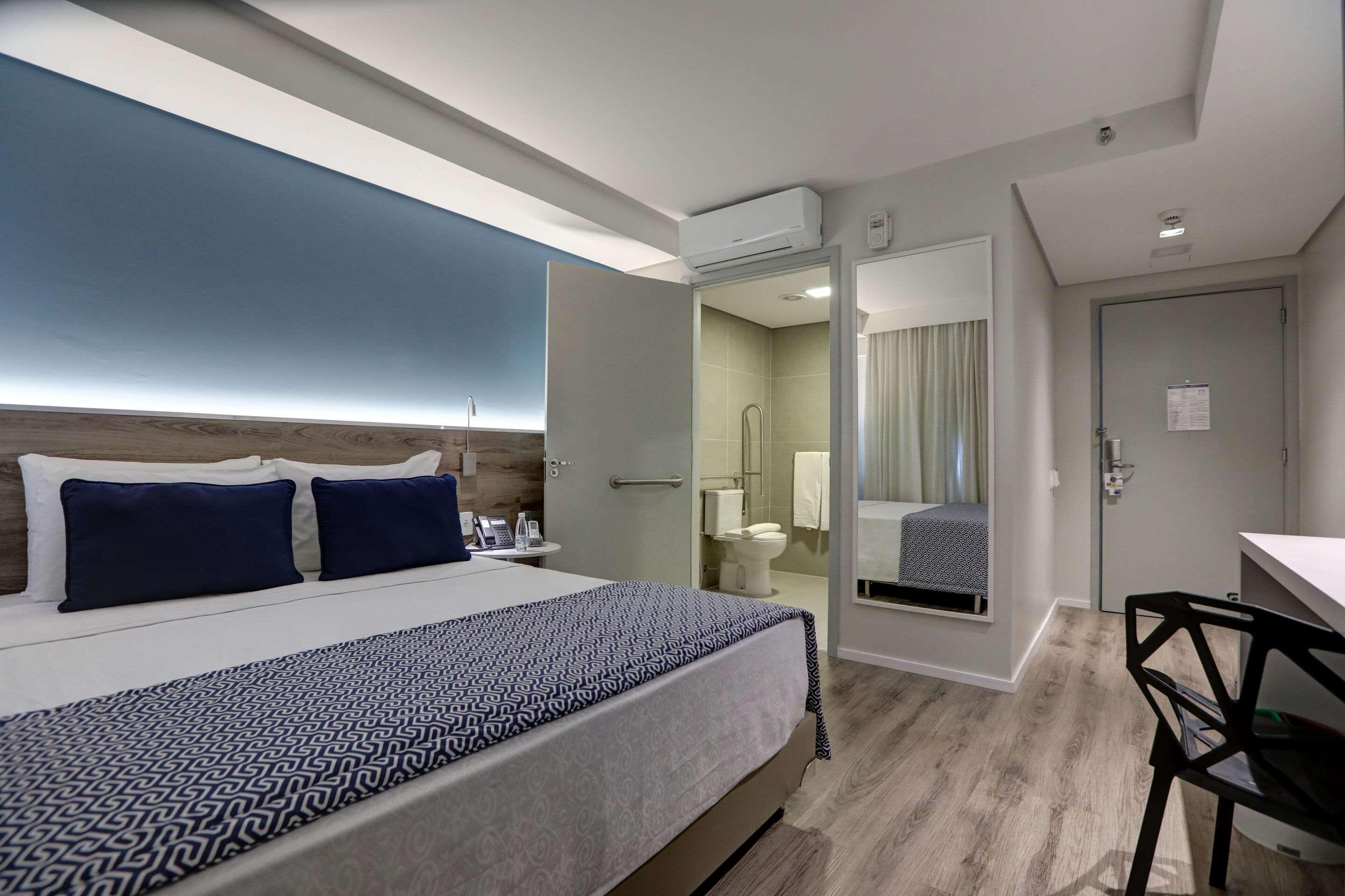 Luxury, Queen Bed, Accessible