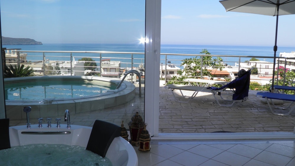 Blue Villas 9/50