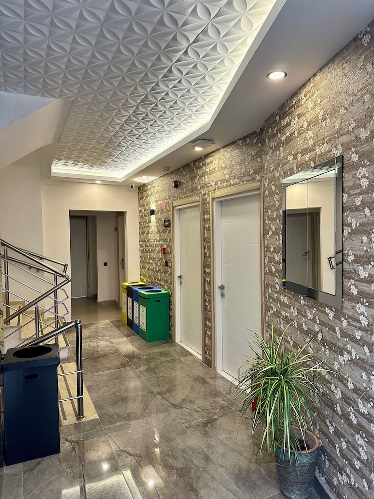 Bloomtalya Hotel 48/64