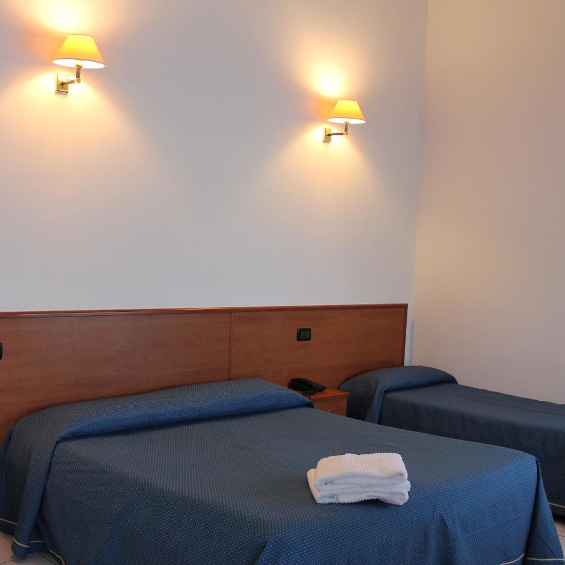 غرفة ثلاثية، Lungomare Hotel 5/8