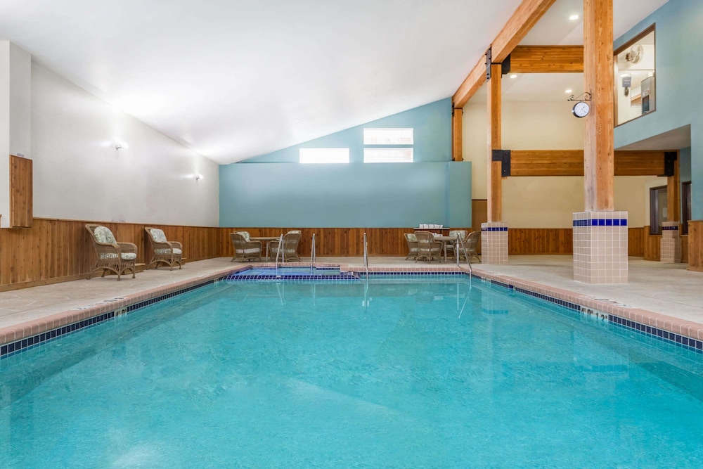 Wyndham Garden Madison Fitchburg 33/69