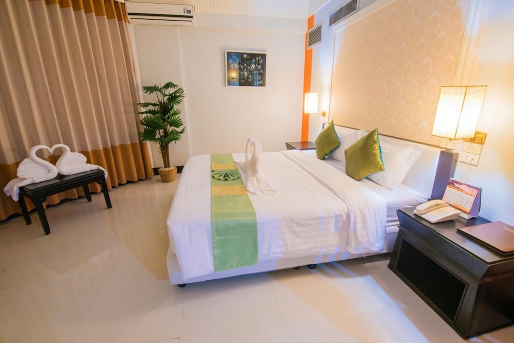 Asawann Hotel 24/68