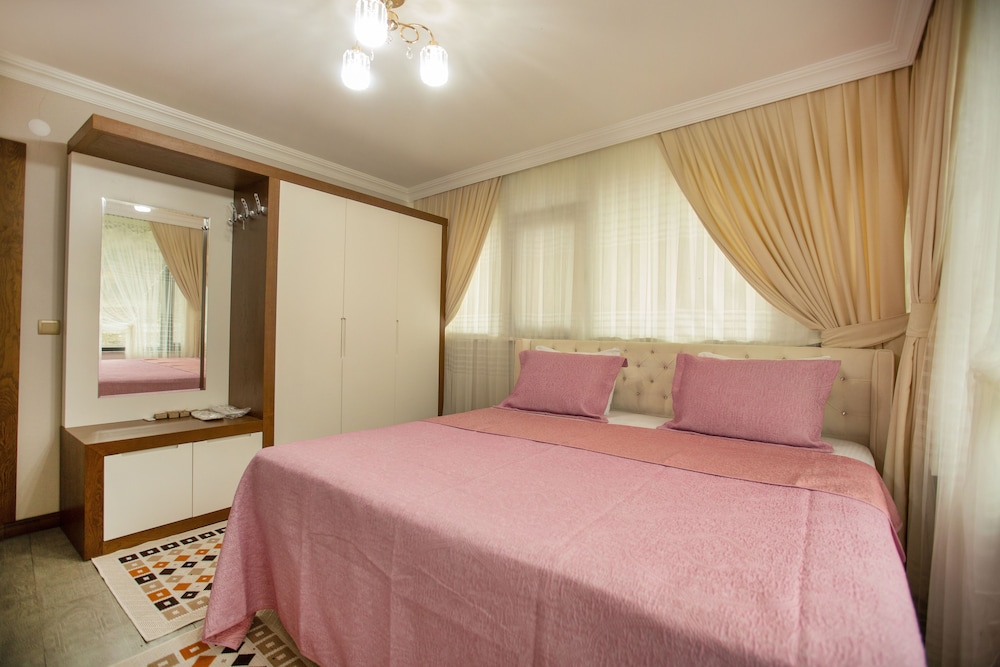 Jolnar Garden Hotel 13/50