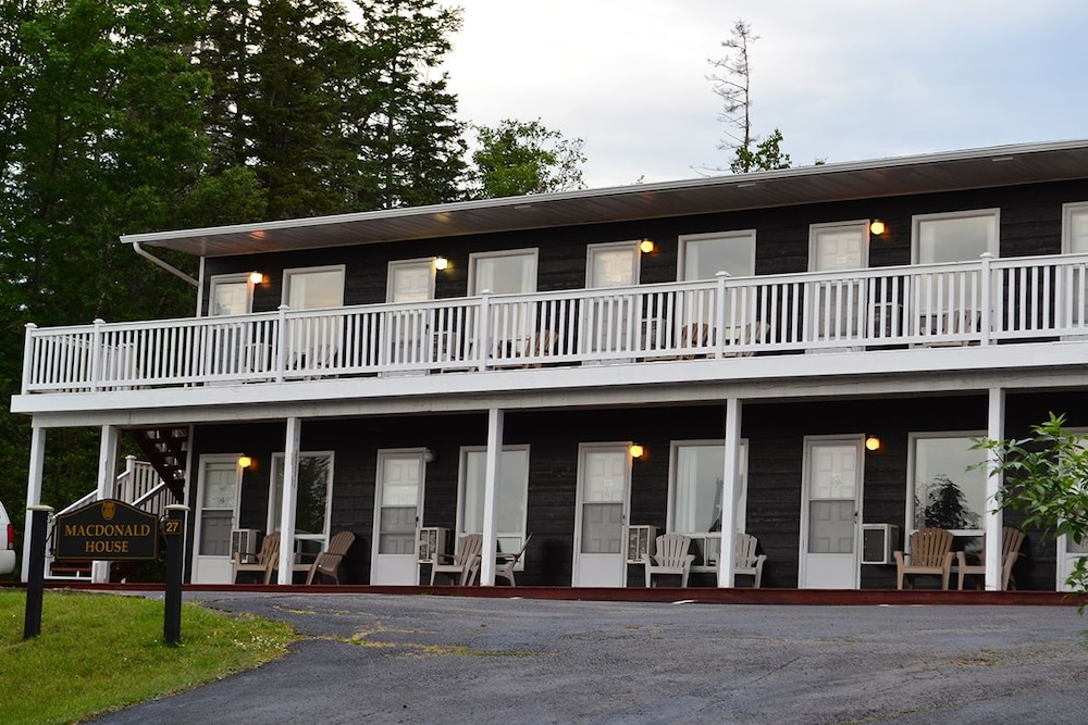 Ceilidh Country Lodge 1/48