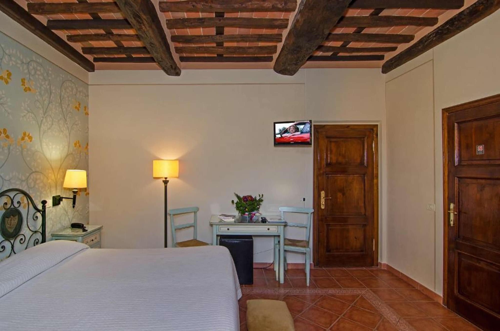DELUXE, DOUBLE BED