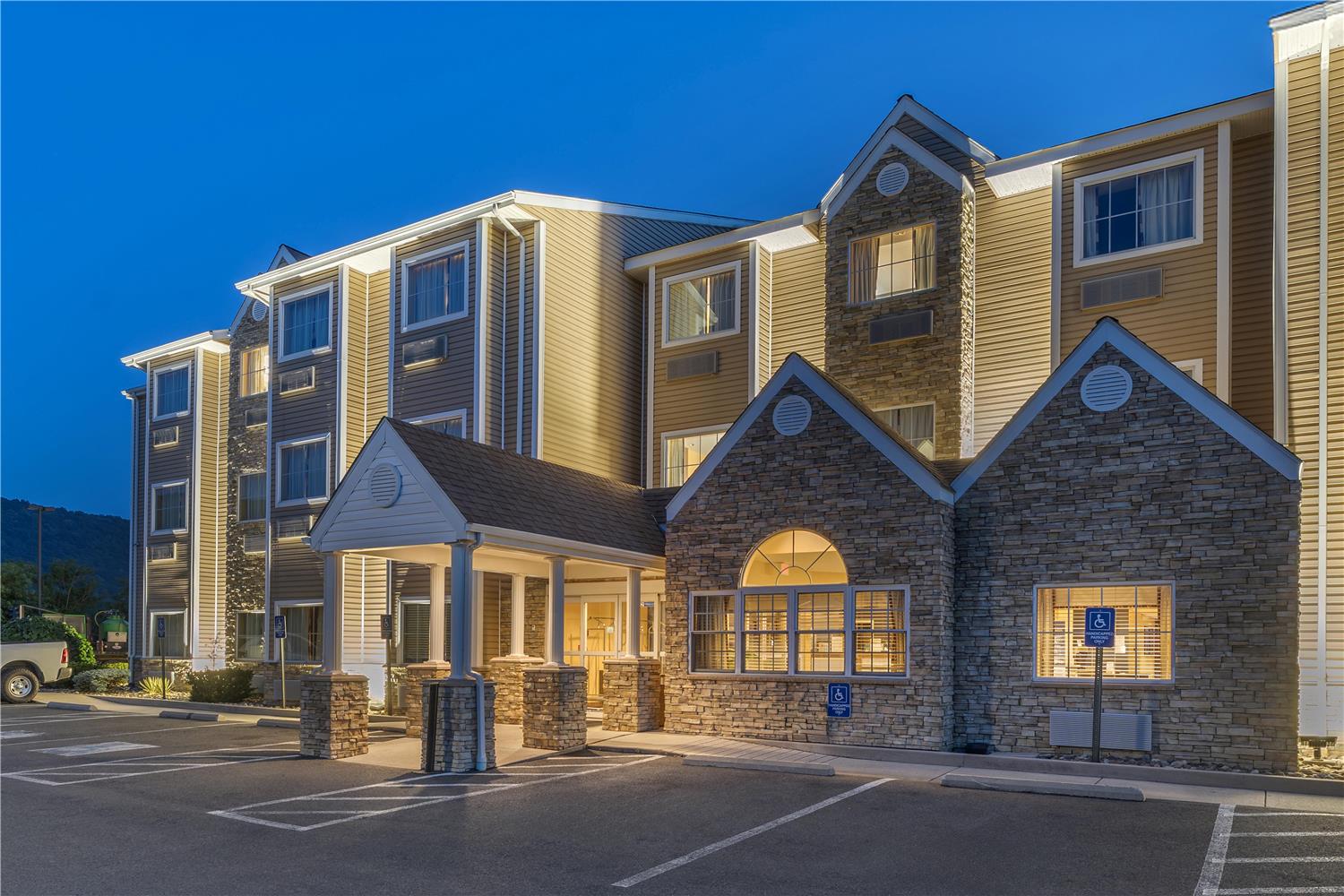 Surestay Plus Hotel By Best Western Keyser 11/12