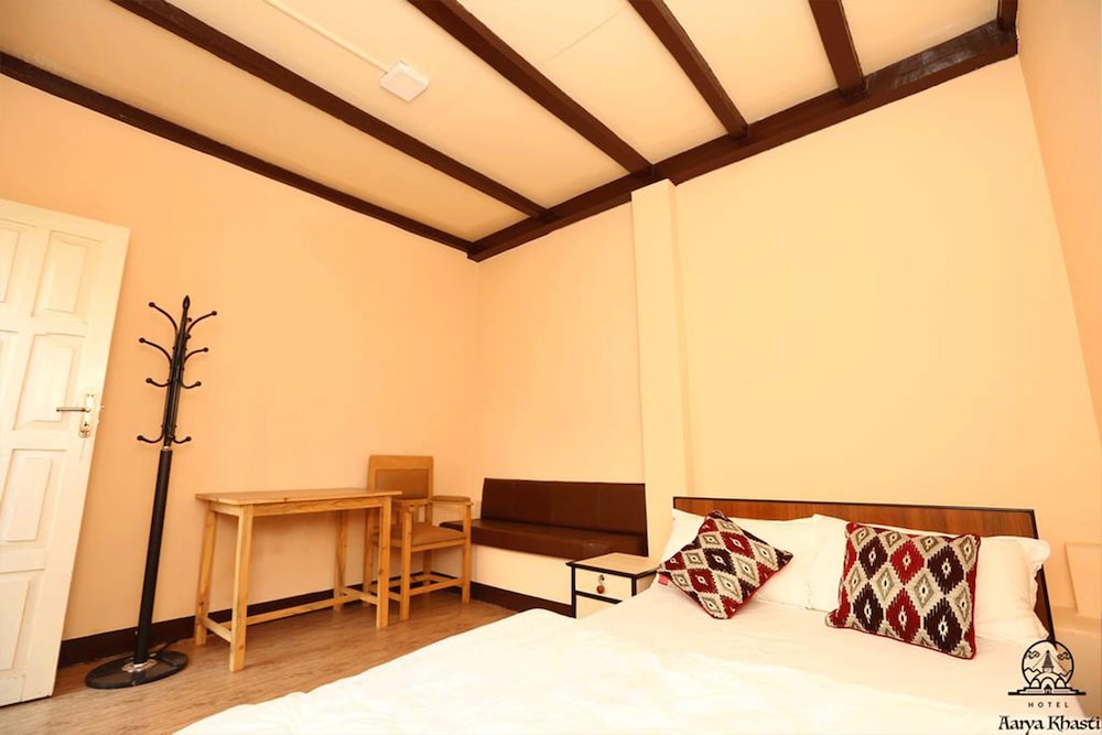 Hotel Aarya Khasti 15/33