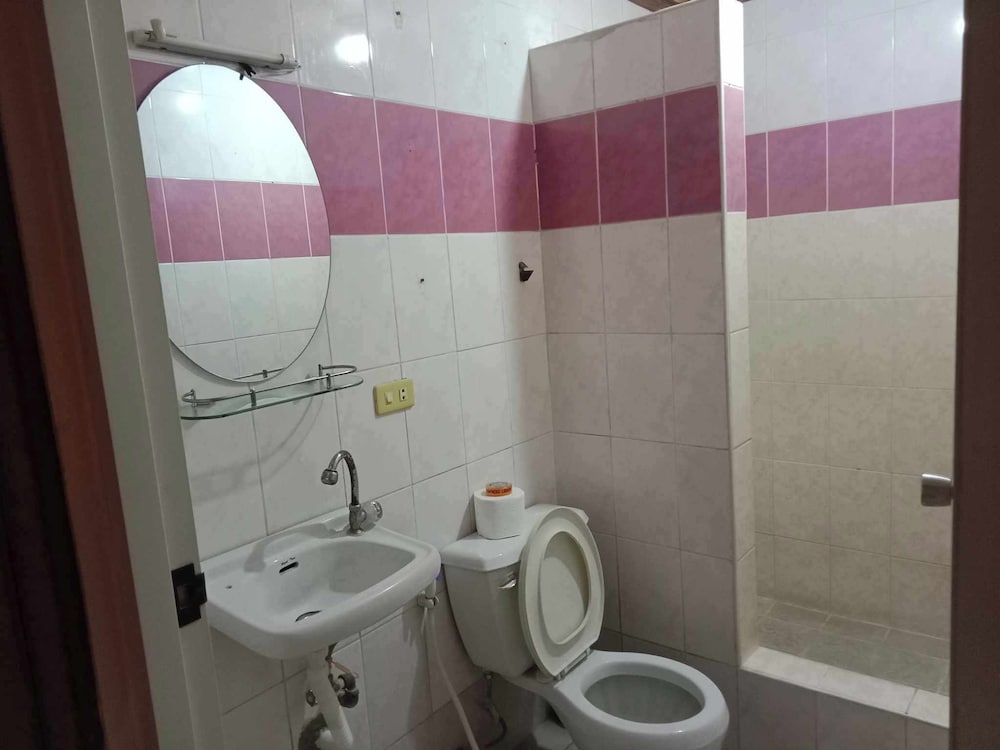 غرفة عائلية بسرير كوين، 1St Street Park Apartelle 3/4
