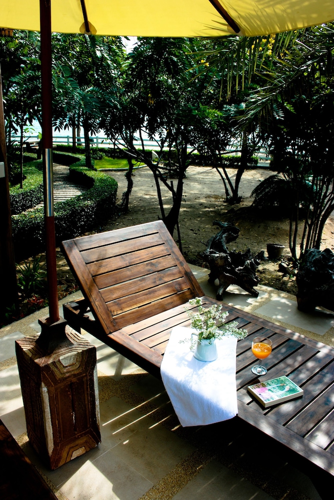 ROCKY POINT RESORT 26/62