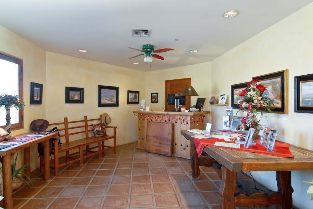 Borrego Valley Inn 33/45