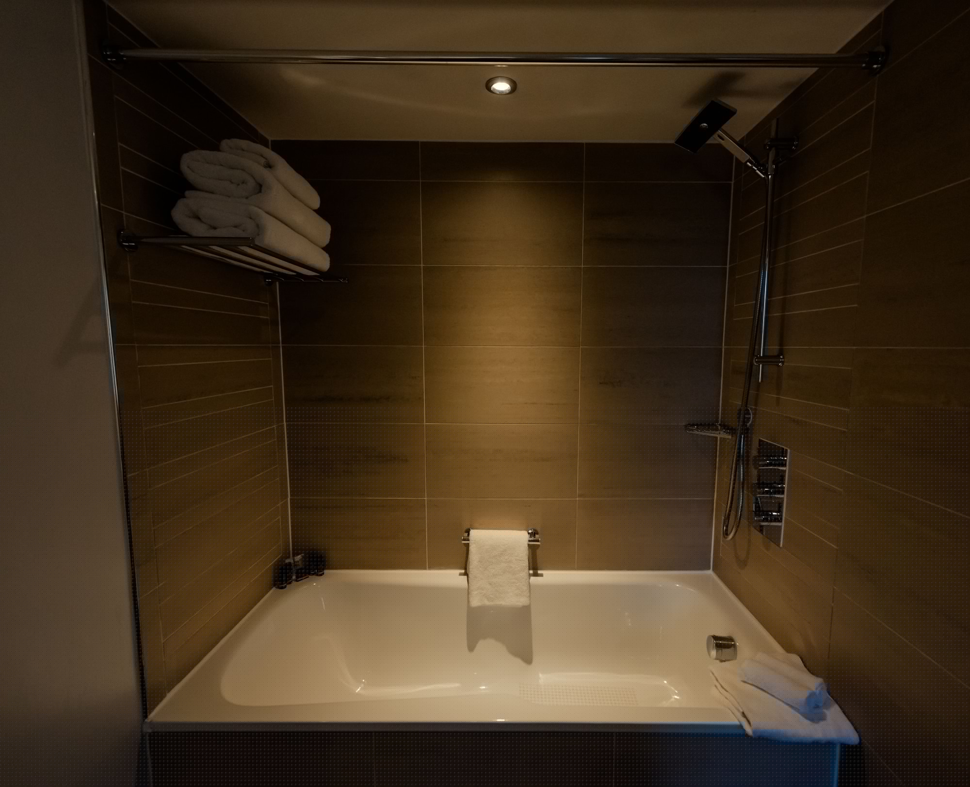 غرفة قياسية بسرير مزدوج، LEOPOLD HOTEL 10/10