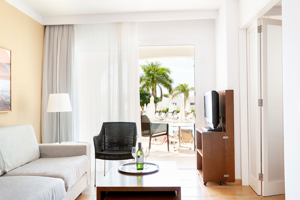 Sunprime Atlantic View Suites And Spa 30/53