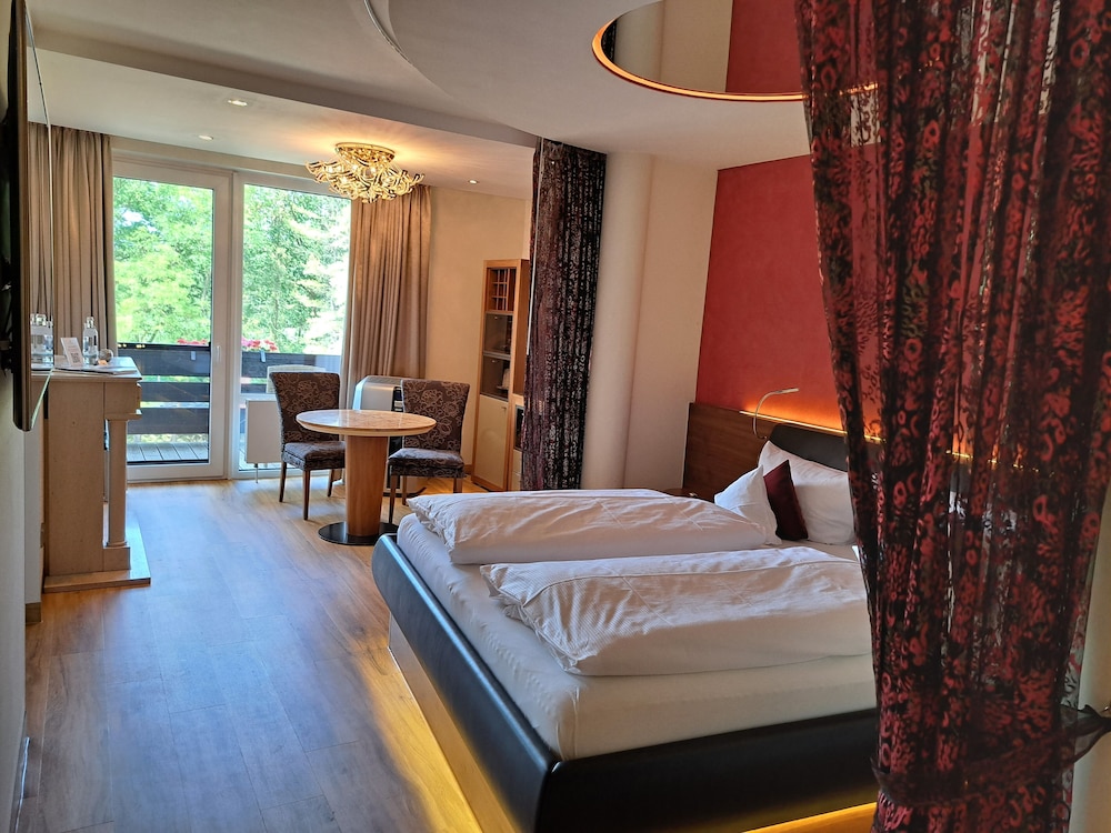 Luxury, Suite, King Bed, Sauna, Corner