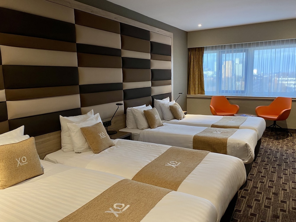 Xo Hotels Blue Tower 26/64